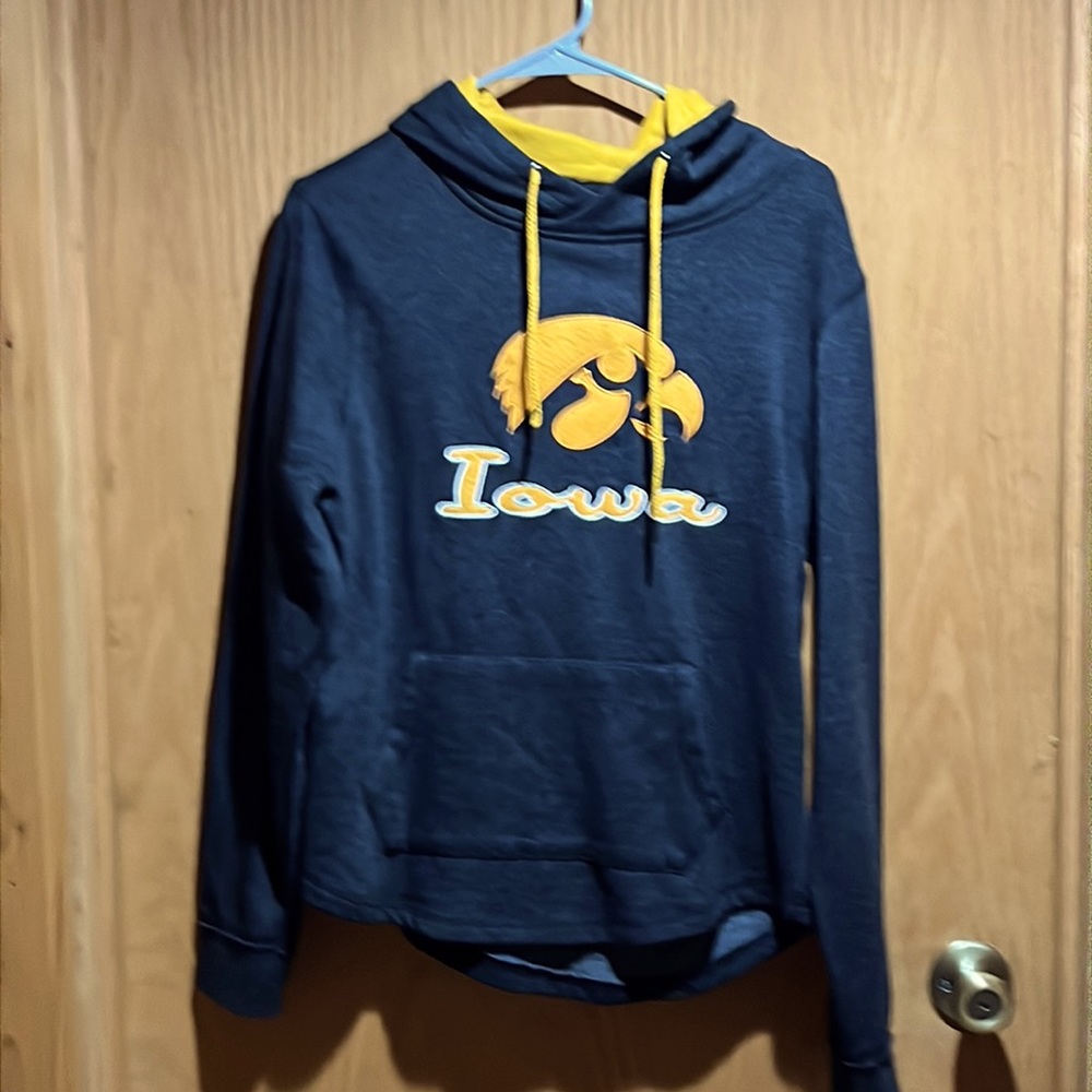 Womens Iowa Hawkeye sweatshirt size medium